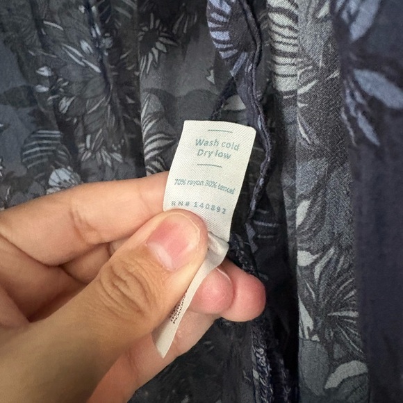 Marine Layer Emlyn Floral Wrap Short Sleeve
Midi Dress size xl🚨 - Picture 3 of 10